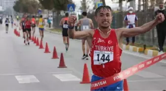 Milli yürüyüşçüler Salih Korkmaz ve Meryem Bekmez'den yeni Türkiye rekorları