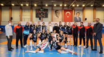 Nevşehir Belediyespor Kadın Voleybol takımı, Antalyaspor'u rahat geçti