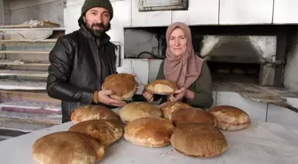 Babasının 40 yıllık işini bıraktı, annesiyle ekmek fırını açtı