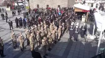 ERZURUM Kazada hayatını kaybeden uzman çavuş, eşi ve oğlu toprağa verildi