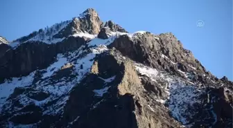 Sarp dağların arasındaki Pülümür Vadisi doğasıyla ziyaretçilerini cezbediyor