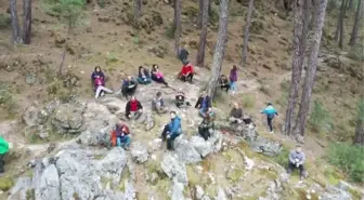 Yazılı Kanyon Tabiat Parkı'nda zor şartlarda doğada hayatta kalma eğitimi verildi