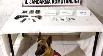 Jandarma zehir tacirlerine geçit vermiyor: 1 tutuklama, 1 adli kontrol