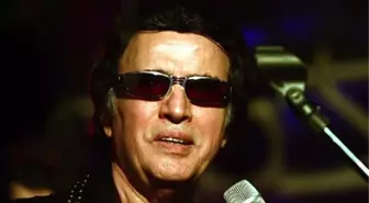 Türkiye'nin Elvis'i: Erol Büyükburç