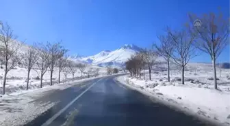 Aksaray'ın yüksek kesimlerine kar yağdı (2)