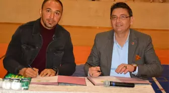 Başpehlivan Ali Gürbüz, Korkuteli Belediyesi'ne transfer oldu