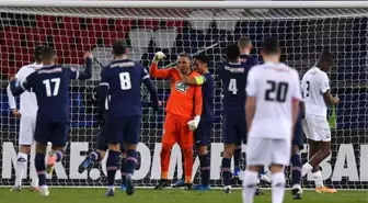 Fransa Kupası Son 16 Turu maçında PSG, sahasında Lille'yi 3-0 mağlup ederek çeyrek finale yükseldi