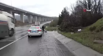 Pendik'te korkutan kaza: Önce sürüklendi, sonra şarampole yuvarlandı