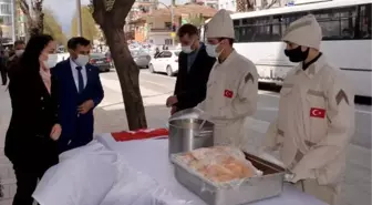 Son dakika haberi! Hatay'da vatandaşlara Çanakkale şehitlerinin bir öğünlük menüsü ikram edildi