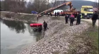 Kum ocağı göletine düşen otomobildeki çift hayatını kaybetti