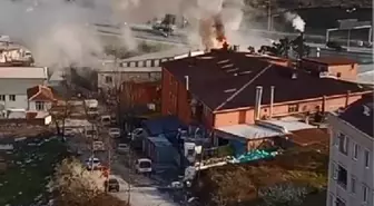 Son dakika haberi... SULTANGAZİ'DE FABRİKA BACASINDA YANGIN GÖKYÜZÜNÜ DUMAN KAPLADI