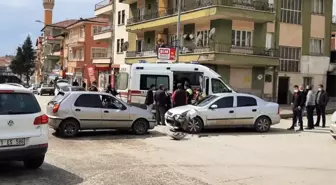 Kırıkkale'de iki otomobil kafa kafaya çarpıştı: 2 yaralı