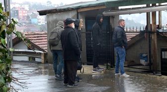Beykoz'da çatıya yıldırım düştü, komşular seferber oldu