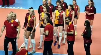 Galatasaray, Kadınlar CEV Kupası Finali rövanşında İtalyan ekibi Saugella Monza'ya iki set verdi ve kupada ikinci oldu.