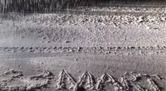 Zonguldak'ta kar aniden bastırdı, araçlar yolda kaldı