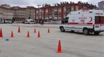 BURDUR Kadın ATT ve paramediklere ileri ambulans sürüş teknikleri eğitimi