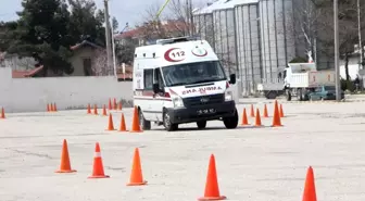 Son dakika haberi! Kadın sağlık çalışanlara özel ambulans sürüş eğitimi