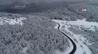 Karabük'ün yüksek kesimlerinde kar yağışı devam ediyor