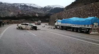 Malatya'da tır ile otomobil çarpıştı: 2 yaralı