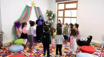 Altındağlı minikler kütüphanede