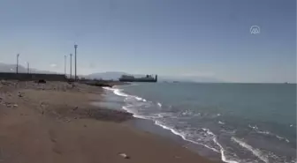 İskenderun Körfezi'nde karaya oturan hacizli gemi incelemenin ardından yeniden körfeze çekilecek