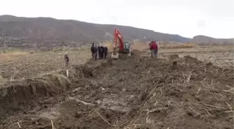 KASTAMONU - Tosya'da 10 bin dekar çeltik arazisinin su ihtiyacını karşılayan kanallar temizleniyor