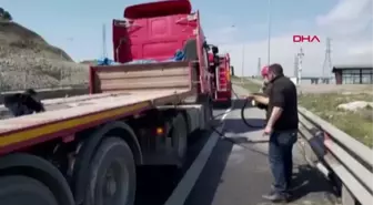 Son dakika haberi... KOCAELİ Sürücünün dikkati, TIR'ın yanmasını önledi