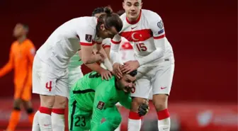 Liverpool'daki gururumuz Ozan'ın yanına bir Türk daha gidiyor