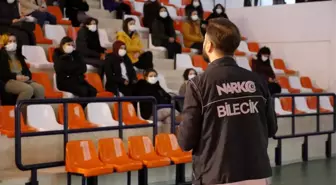 Üniversite personeline 'En İyi Narkotik Polisi: Anne' konulu sunum