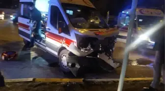 Son dakika... Ambulans ile otomobil çarpıştı: 7 yaralı
