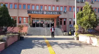 Son dakika haber | Polisle tartıştıktan sonra gözaltına alınan anne ve oğlu serbest bırakıldı