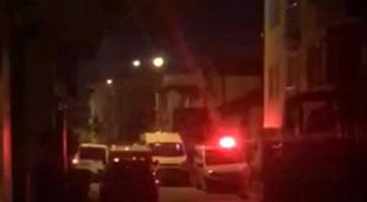 Gece yarısı gelip zile bastı, kapıyı açtıklarında kurşun yağdırdı: 1 yaralı