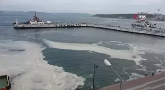 Çanakkale Boğazı'ndaki müsilaj balıkçıların kabusu oldu