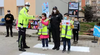 Türkeli'de yaya geçitlerine 'kırmızı çizgi' uygulaması