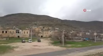 Mardin'de farklı dinlere mensup vatandaşlar huzur içinde bir arada yaşıyor