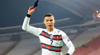 Ronaldo'nun yere attığı pazubandı, 2.5 milyon euroya açık artırmaya koyuldu, geliri SMA hastası bir bebek için kullanılacak