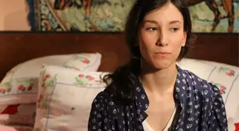 Sibel Kekilli 13 yaşındaki halini paylaştı, fotoğraftan çok altına düştüğü not dikkat çekti