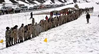 Bitlis'te 100 korucunun katıldığı çığ tatbikatı yapıldı