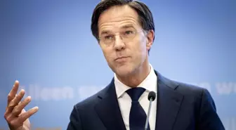 Hollanda parlamentosunun kınadığı Rutte'nin hükümet kurma şansı azaldı