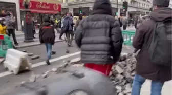 İngiltere'de polise yeni yetkiler veren tasarının protesto edildiği gösteriye polis müdahale etti