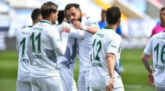 Düşenin dostu da çare olamadı! Yılmaz Vural rakip kaleciye, 'Oyunun içine etti' dedi!