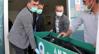 IRMAKTA BOĞULAN DOWN SENDROMLU RAFETTİN UĞUR'UN CENAZESİ, BABASI TARAFINDAN ALINDI