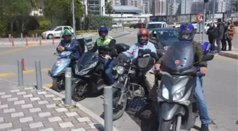 İzmir'de motorlu kuryelerden, 'ikinci sınıf muamele' tepkisi