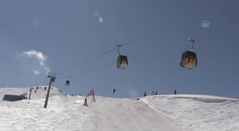 Serbest stil kayak ve snowboard şampiyonası düzenlendi