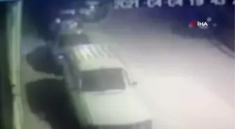 Motosiklette bulunan yemeği çaldı