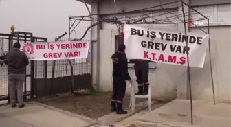 KKTC'de grev nedeniyle uçuşlar ertelendi