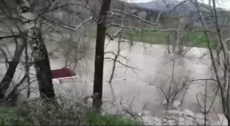 Göksu Nehri'nin taşması sonucu tarım arazileri su altında kaldı