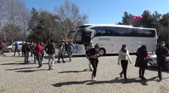 ÖĞRENCİLER, 'YARIN ÇOK GENÇ OLACAK' PROJESİ KAPSAMINDA ŞEHİTLİKLERİ ZİYARET ETTİ