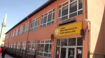 Yozgat Mimar Sinan Meslek Lisesi'nde üretilen sıralar Türkiye'nin dört bir tarafına gönderiliyor