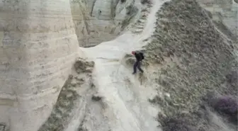 Son dakika! Doğa aşığı polis Kapadokya'da hem vadi yürüyüşü hem çevre temizliği yapıyor